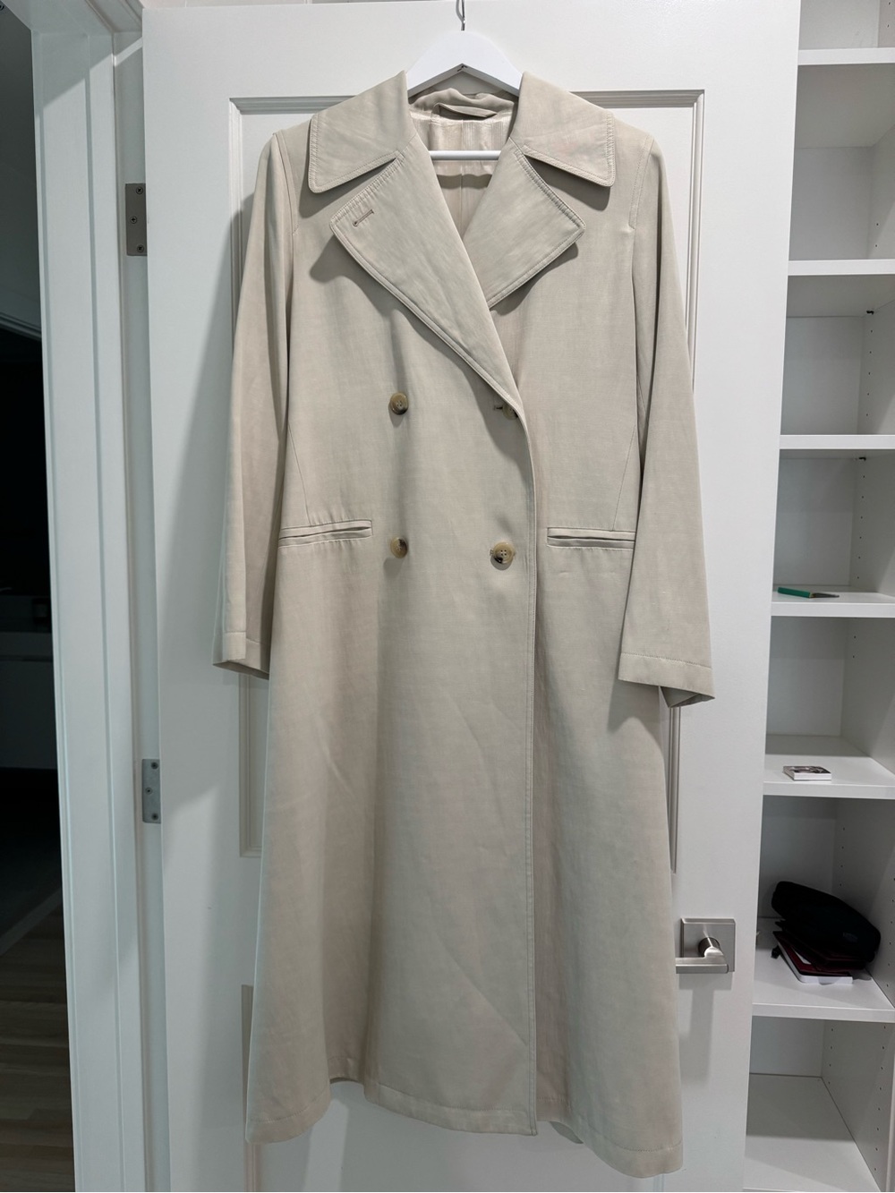Toteme Beige Double-Breasted Fluid Trench Coat